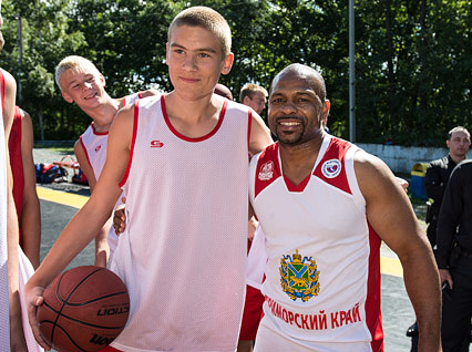 Джонс Джуниор баскетбол