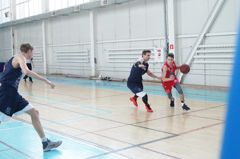 Юношеская команда «Спартак-Приморье» на полных правах выступает в чемпионате Межрегиональной любительской баскетбольной лиги (МЛБЛ)