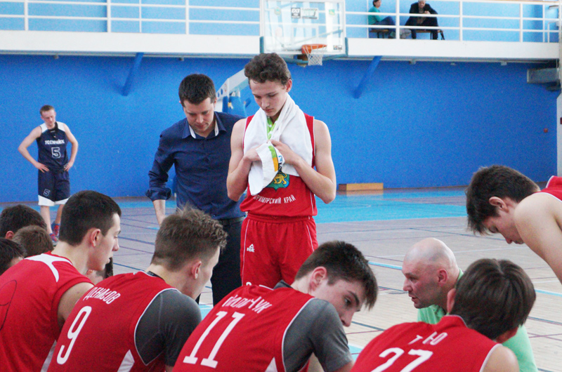 Юношеская команда «Спартак-Приморье» на полных правах выступает в чемпионате Межрегиональной любительской баскетбольной лиги (МЛБЛ)